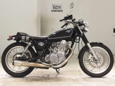 Yamaha SR400-3