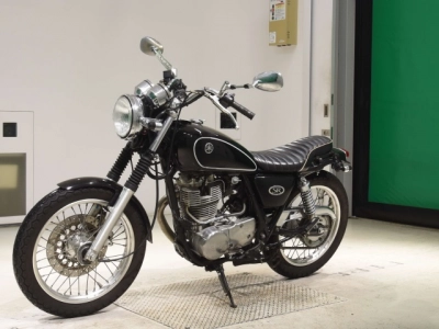 Yamaha SR400-3