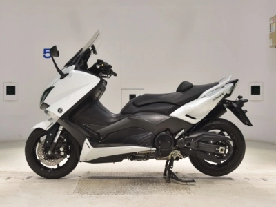 Yamaha T-MAX530-2