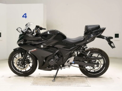 Suzuki GSX250RA