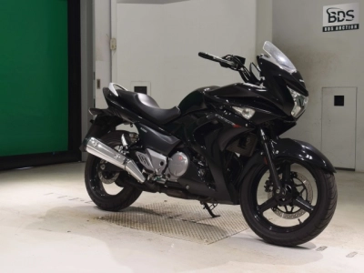 Suzuki GSR250F