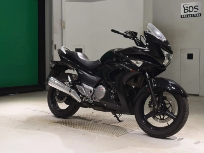 Suzuki GSR250F