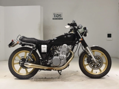 Yamaha SR400-5