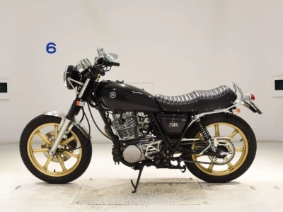 Yamaha SR400-5