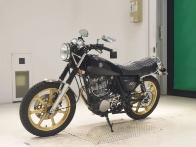 Yamaha SR400-5