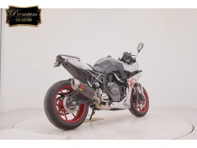 Suzuki GSX-8R