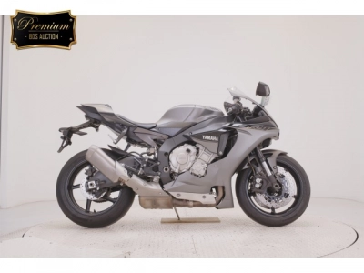 Yamaha YZF-R1S