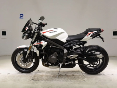 Triumph  TRIUMPH  STREET  TRIPLE S