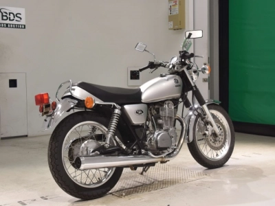 Yamaha SR400-3