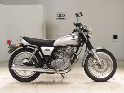 Yamaha SR400-3