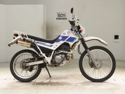 Yamaha SEROW 225W