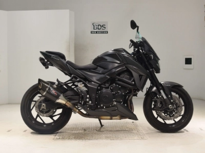 Suzuki GSX-S750