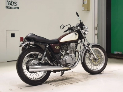 Yamaha SR400-3