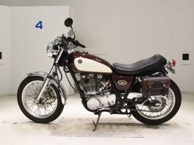 Yamaha SR400-3