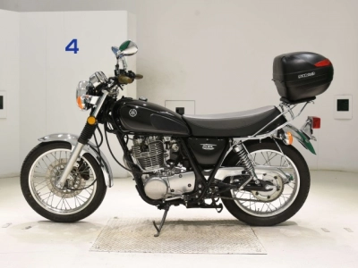 Yamaha SR400-4