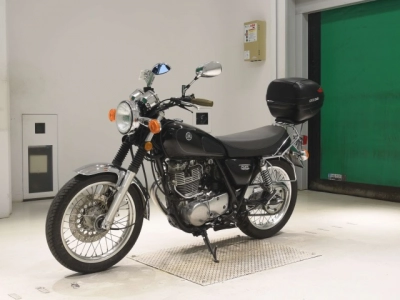 Yamaha SR400-4