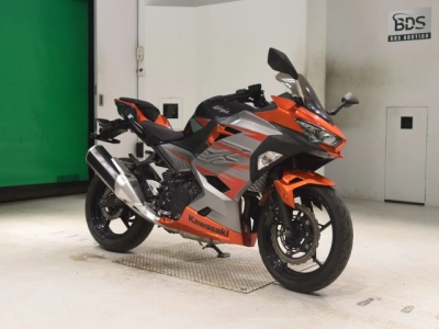 Kawasaki NINJA400-2