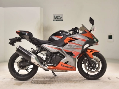 Kawasaki NINJA400-2