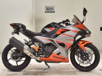 Kawasaki NINJA400-2