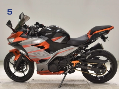 Kawasaki NINJA400-2