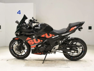 Suzuki GSX250RA
