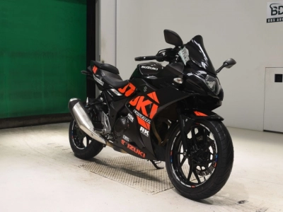Suzuki GSX250RA