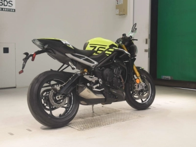 Triumph  TRIUMPH  STREET  TRIPLE RS