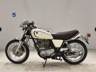 Yamaha SR400-4