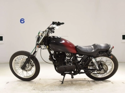 Yamaha SR400-3