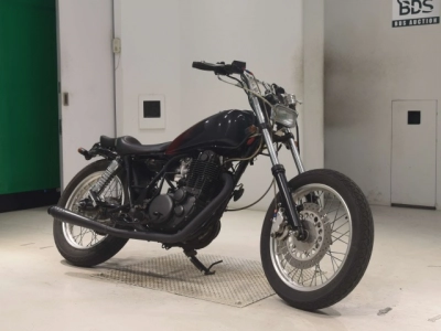 Yamaha SR400-3