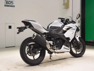 Kawasaki NINJA400-2