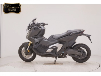 Honda X-ADV750-2
