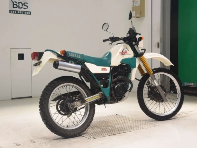 Yamaha SEROW 225-1
