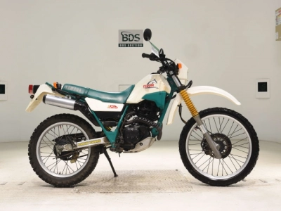 Yamaha SEROW 225-1