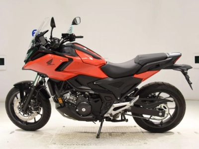 Honda NC750XD-3