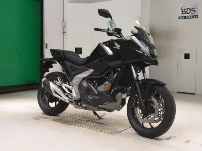 Honda NC750XD-3