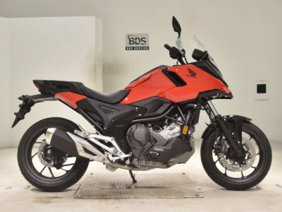 Honda NC750XD-3