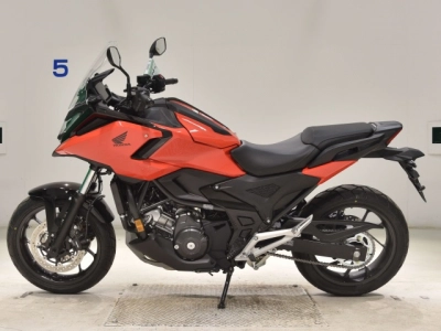 Honda NC750XD-3