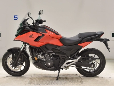 Honda NC750XD-3