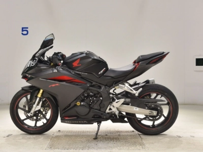 Honda CBR250RR-2