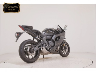 Yamaha YZF-R7-2