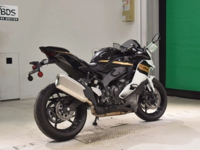 Kawasaki ZX-4R SE