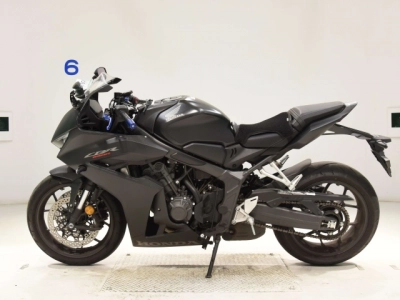 Honda CBR650R-2