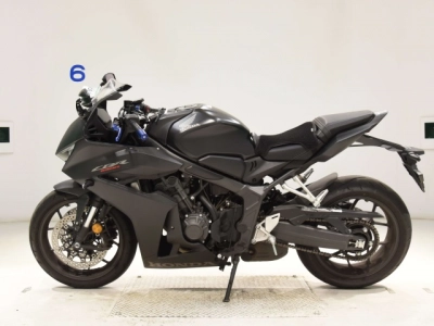 Honda CBR650R-2