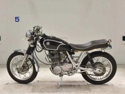 Yamaha SR400-1