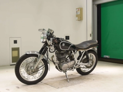 Yamaha SR400-1
