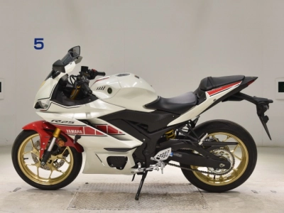 Yamaha YZF-R25A