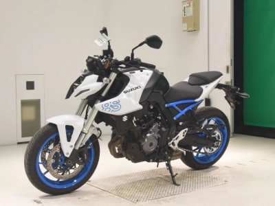 Suzuki GSX-8S