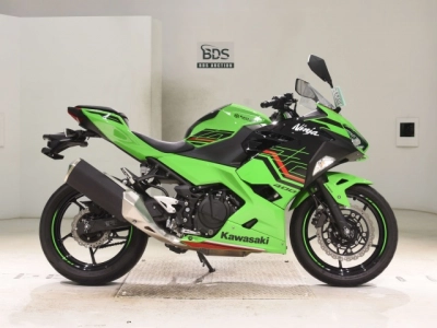 Kawasaki NINJA400-2
