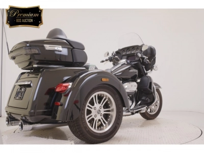 Harley-Davidson  HARLEY FLHTCUTG1870